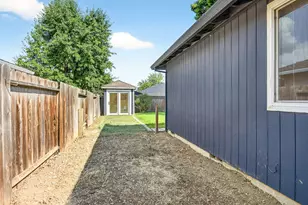 2055 Terrel Dr, Medford, OR 97501 - Photo 36