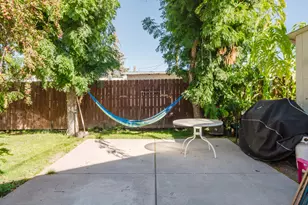 246 SE 6th St, Redmond, OR 97756 - Photo 36