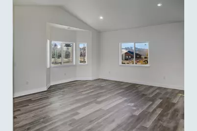 811 Quail Point Drive, Klamath Falls, OR 97601 - Photo 12