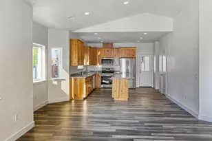 811 Quail Point Dr, Klamath Falls, OR 97601 - Photo 6