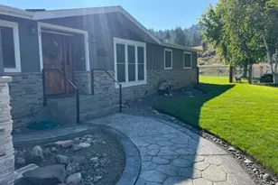 27637 La Costa Ave, John Day, OR 97845 - Photo 2