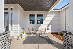 3145 Monaco Ct, Medford, OR 97504 - Photo 2