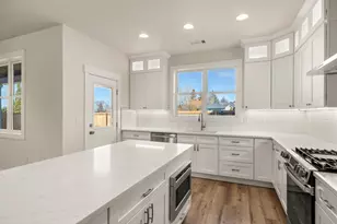 3145 Monaco Ct, Medford, OR 97504 - Photo 8