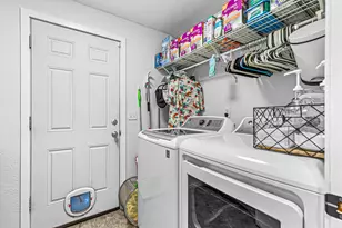 335 Applewood Dr, Central Point, OR 97502 - Photo 22