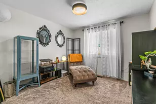 335 Applewood Dr, Central Point, OR 97502 - Photo 16