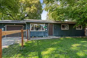 710 SE 12th St, Grants Pass, OR 97526 - Photo 2