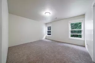 3860 Creek View Dr, Medford, OR 97504 - Photo 28