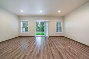 3860 Creek View Dr, Medford, OR 97504 - Photo 14