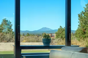 61785 Hosmer Lake Dr, Bend, OR 97702 - Photo 6