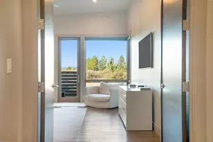 61785 Hosmer Lake Dr, Bend, OR 97702 - Photo 20