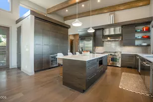 61785 Hosmer Lake Dr, Bend, OR 97702 - Photo 16