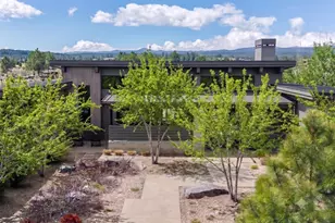 61785 Hosmer Lake Dr, Bend, OR 97702 - Photo 2
