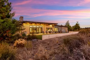 61785 Hosmer Lake Dr, Bend, OR 97702 - Photo 2