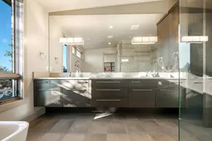 61785 Hosmer Lake Dr, Bend, OR 97702 - Photo 26