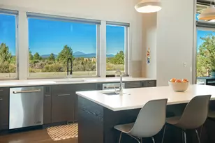 61785 Hosmer Lake Dr, Bend, OR 97702 - Photo 14