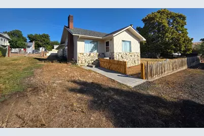614 Staats Avenue, Maupin, OR 97037 - Photo 1