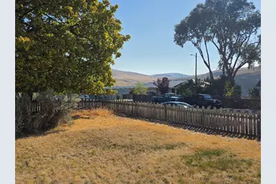 614 Staats Avenue, Maupin, OR 97037 - Photo 2