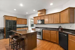 3757 Sherwood Park Dr, Medford, OR 97504 - Photo 12