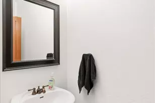 3757 Sherwood Park Dr, Medford, OR 97504 - Photo 22