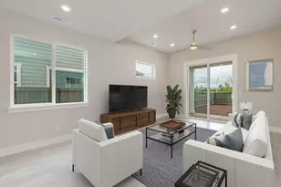 21439 NE Hayloft Pl, Bend, OR 97701 - Photo 2