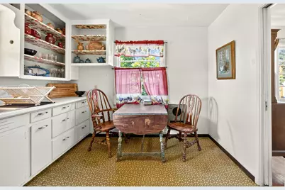 219 NE Outlook Avenue, Grants Pass, OR 97526 - Photo 4