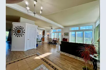 501 Carter Lane, Ashland, OR 97520 - Photo 2