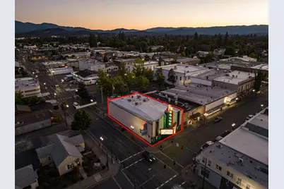 143 SE H Street, Grants Pass, OR 97526 - Photo 4