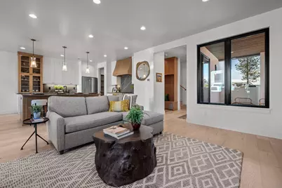 1183 NW Skyline Ranch Road, Bend, OR 97703 - Photo 6