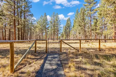 69987 West Meadow Parkway, Sisters, OR 97759 - Photo 34