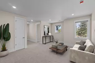 1349 NW Ochoa Dr, Bend, OR 97703 - Photo 8