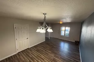 450 Midway Rd, Medford, OR 97501 - Photo 4