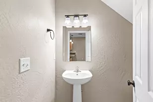 233 Wintersage Circle, Talent, OR 97540 - Photo 16