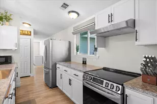 1409 Twin Rocks Dr, Central Point, OR 97502 - Photo 6