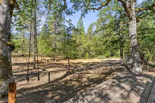 798 Covered Bridge Rd, Rogue River, OR 97537 - Photo 36