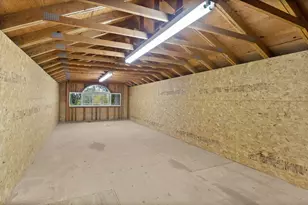 21925 Bear Creek Rd, Bend, OR 97701 - Photo 72