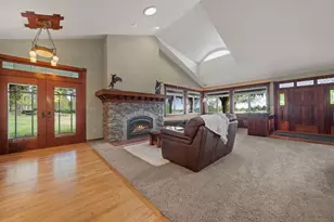 21925 Bear Creek Rd, Bend, OR 97701 - Photo 14