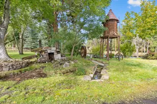 21925 Bear Creek Rd, Bend, OR 97701 - Photo 60