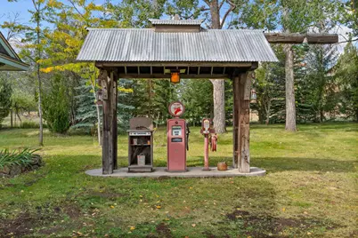 21925 Bear Creek Road, Bend, OR 97701 - Photo 68