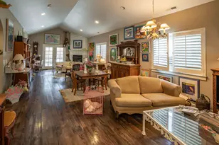 2949 Northeast Flagstone Avenue, Bend, OR 97701 - Photo 2