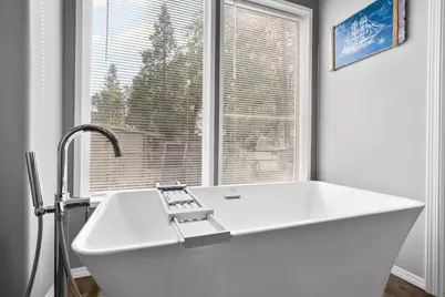 212 S Junction Avenue, Cave Junction, OR 97523 - Photo 14