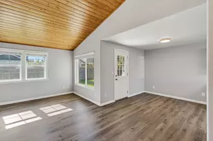 61839 Avonlea Cir, Bend, OR 97702 - Photo 12