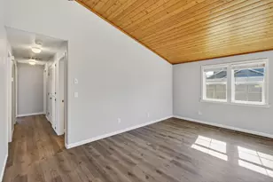 61839 Avonlea Cir, Bend, OR 97702 - Photo 10