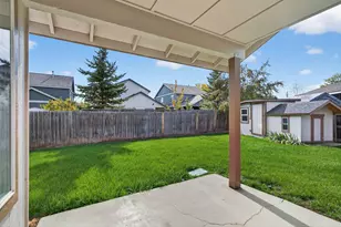 61839 Avonlea Cir, Bend, OR 97702 - Photo 32