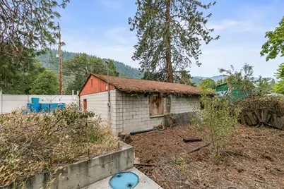 5142 Rogue River Highway, Gold Hill, OR 97525 - Photo 20