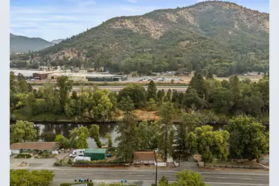 5142 Rogue River Highway, Gold Hill, OR 97525 - Photo 8