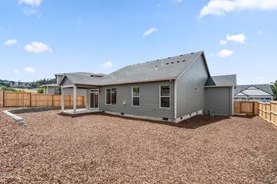 1147 Pumpkin Ridge Drive #321, Eagle Point, OR 97524 - Photo 32