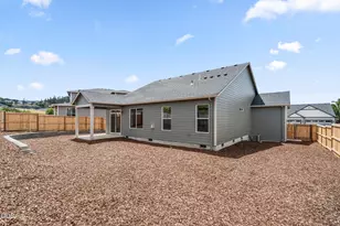 1147 Pumpkin Ridge Dr, Eagle Point, OR 97524 - Photo 32