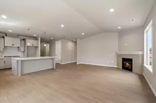 1147 Pumpkin Ridge Dr, Eagle Point, OR 97524 - Photo 16