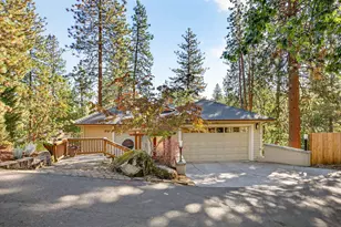 774 Lisa Ln, Ashland, OR 97520 - Photo 2