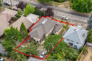 807 NW 5th St, Grants Pass, OR 97526 - Photo 2